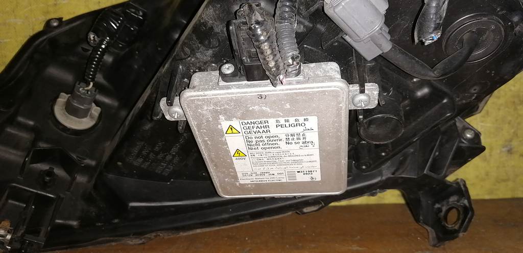 фара Honda Freed 3