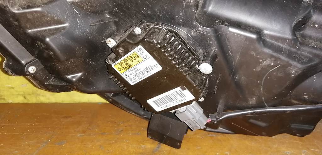 NOTE E11 ФАРА ПРАВАЯ H006 XENON ЭЛ.КОР. Nissan Note 4