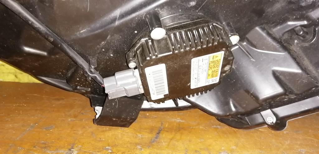 фара Nissan Note 3