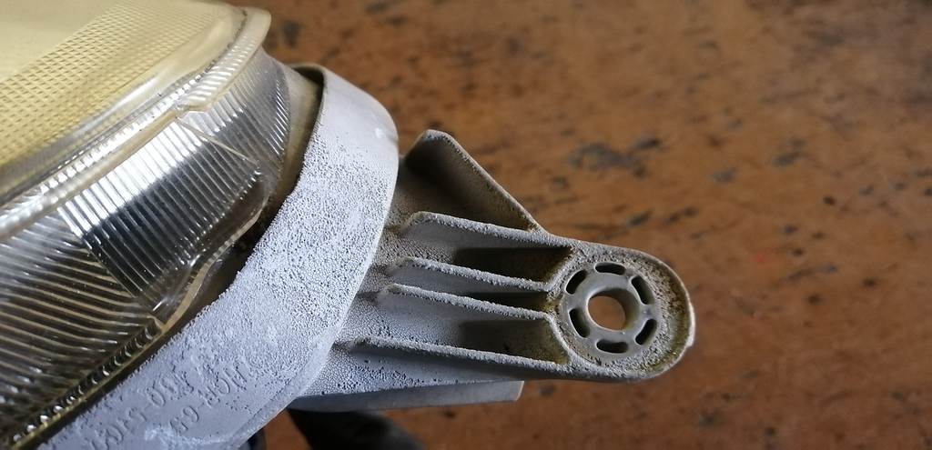 фара Toyota Passo 3