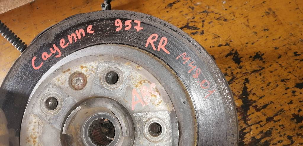 CAYENNE 957 СТУПИЦА ЗАДНЯЯ ПРАВАЯ ABS Porsche Cayenne 1