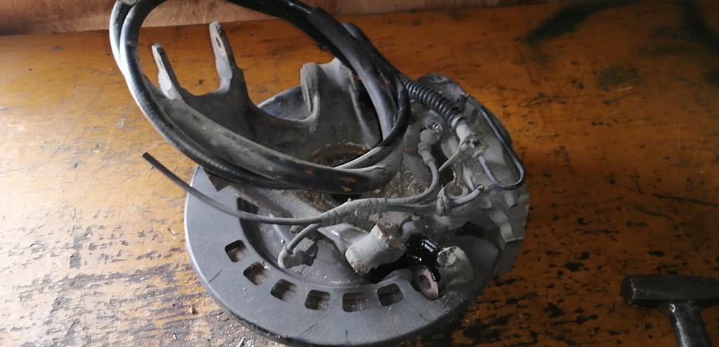 CAYENNE 957 СТУПИЦА ЗАДНЯЯ ПРАВАЯ ABS Porsche Cayenne 4