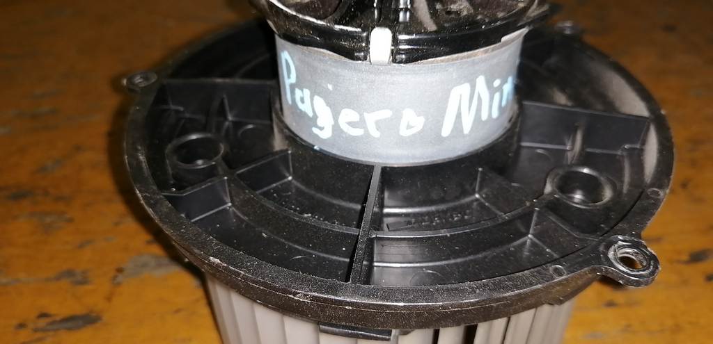 PAJERO MINI H58A МОТОР ПЕЧКИ Mitsubishi Pajero Mini 1