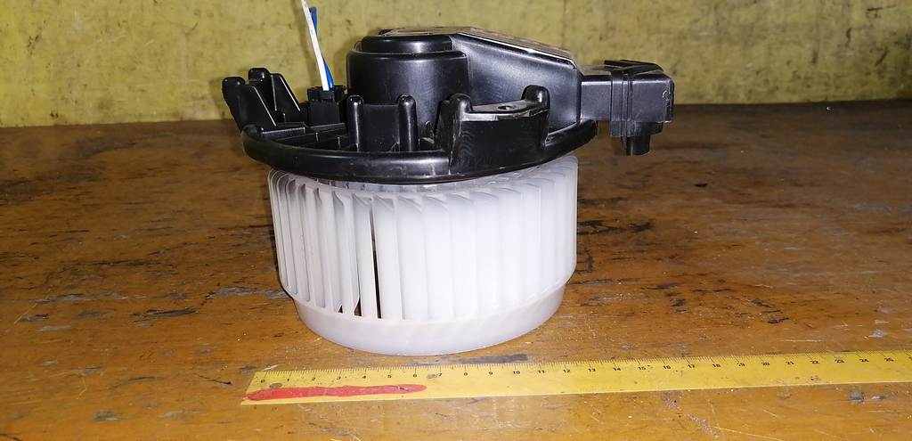 мотор печки Toyota Passo 3