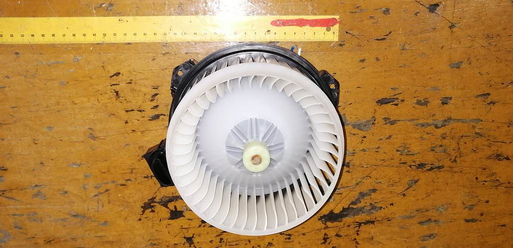 PASSO KGC30 МОТОР ПЕЧКИ Toyota Passo 4