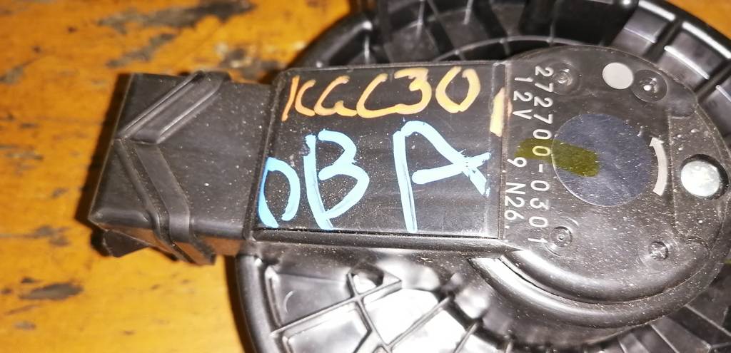 PASSO KGC30 МОТОР ПЕЧКИ 1 Toyota Passo 1