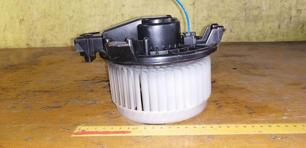 мотор печки Toyota Passo 3