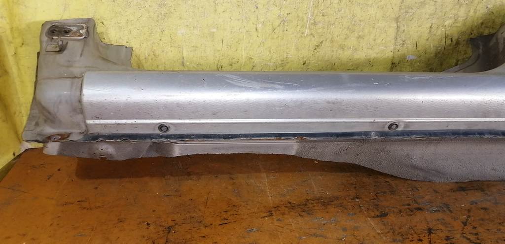 порог Nissan Sunny 3