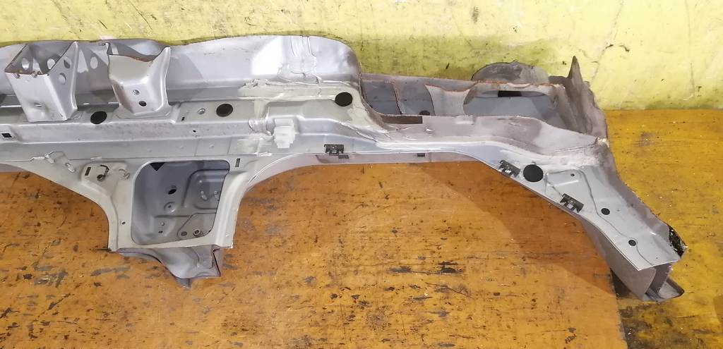 SUNNY FB15 ПОРОГ ЛЕВЫЙ Nissan Sunny 4