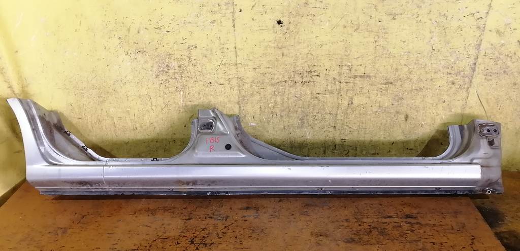 порог Nissan Sunny 0