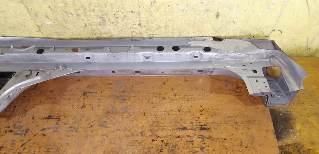 SUNNY FB15 ПОРОГ ПРАВЫЙ Nissan Sunny 4