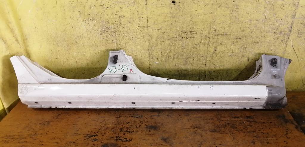 порог Nissan Cube 0