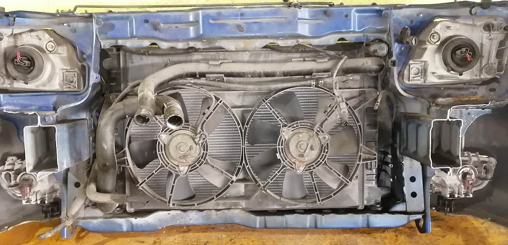 Кузов Mazda MPV 14