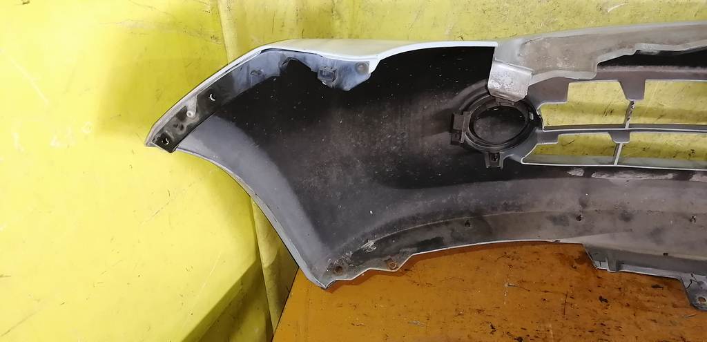 бампер Nissan March 9