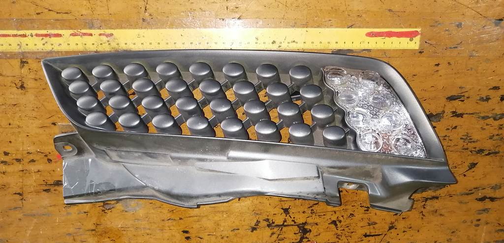 решетка радиатора Nissan March 0