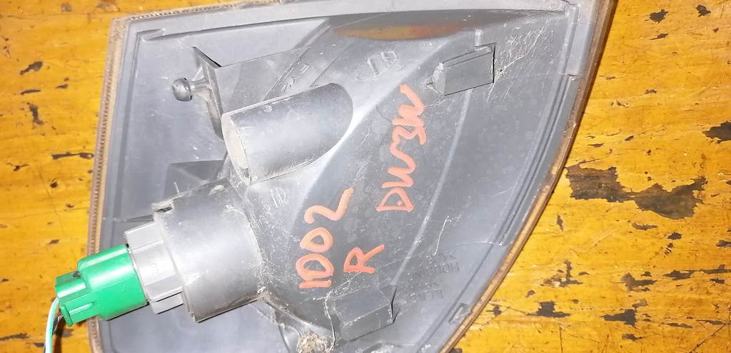 DEMIO DW3W ГАБАРИТ ПРАВЫЙ 1002 Mazda Demio 1