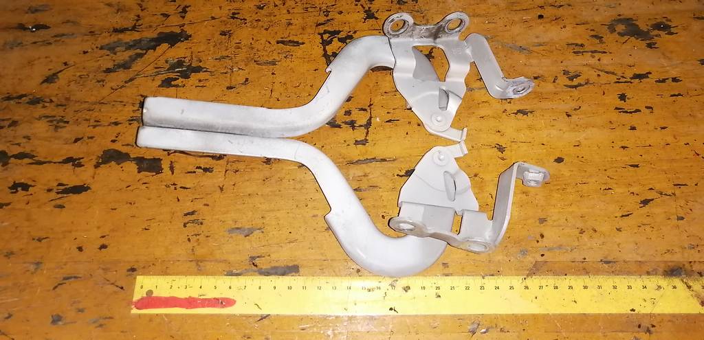 PASSO KGC30 ПЕТЛЯ КАПОТА (ПАРА) Toyota Passo 1