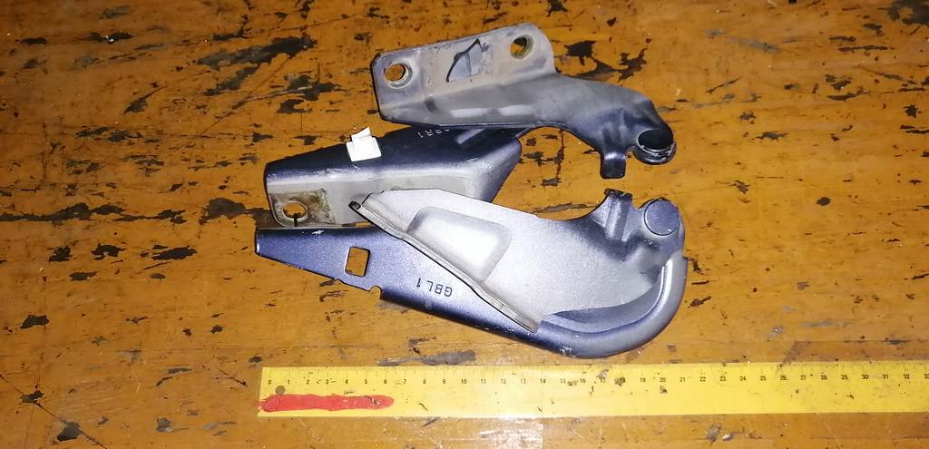 OUTLANDER CW5W ПЕТЛЯ КАПОТА (ПАРА) Mitsubishi Outlander 1