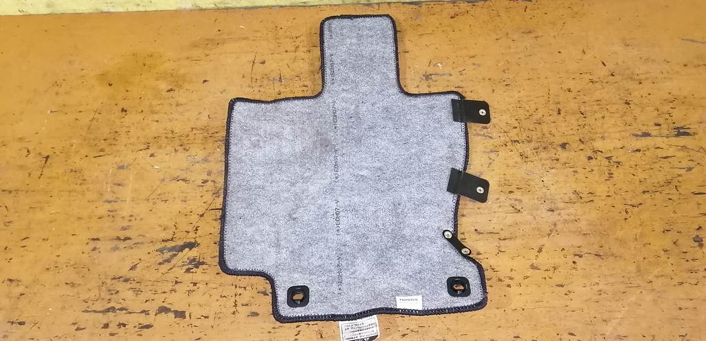 Салон Honda Freed Spike 5