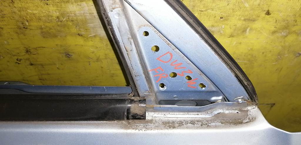 DEMIO DW3W ДВЕРЬ ПЕРЕДНЯЯ ПРАВАЯ, ГОЛАЯ Mazda Demio 1