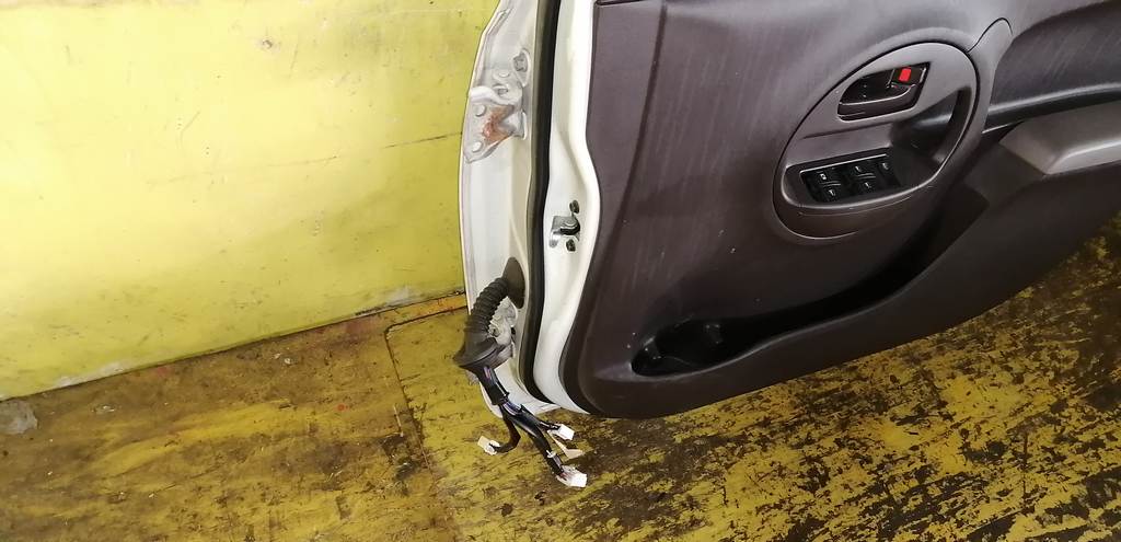 дверь Toyota Passo 6