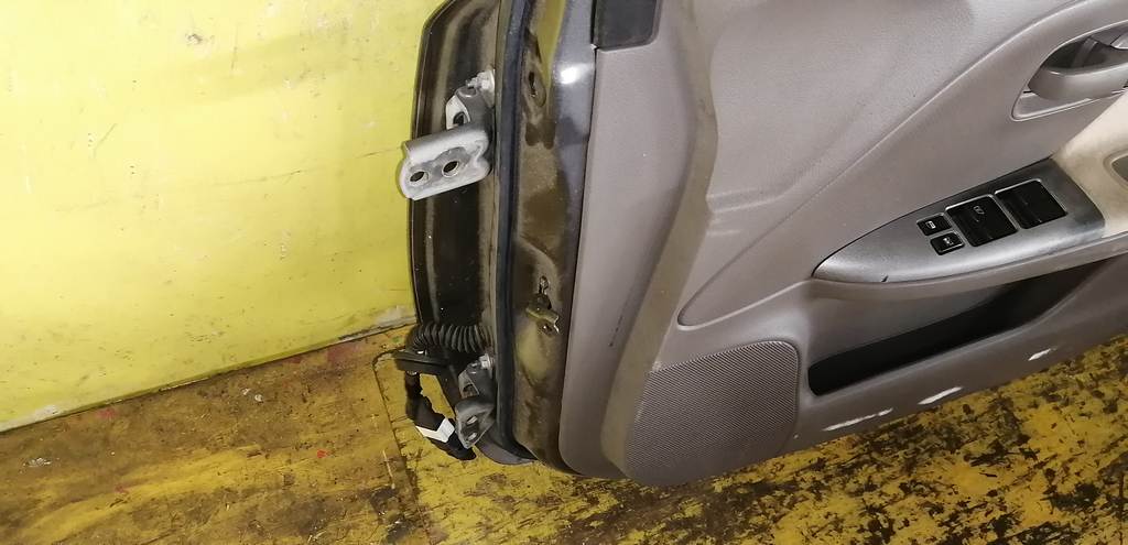 дверь Nissan Note 6