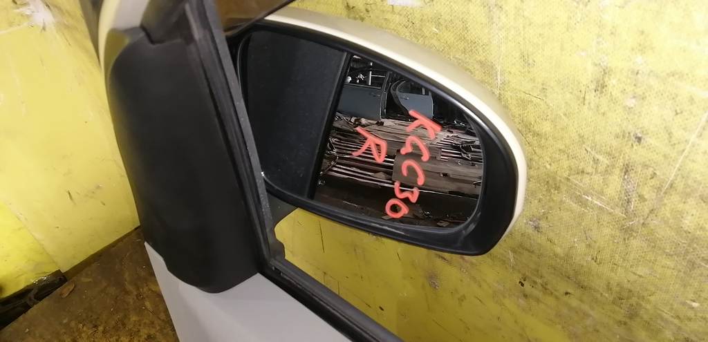 зеркало Toyota Passo 0