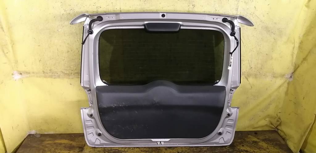 дверь 5-я Suzuki Solio 3