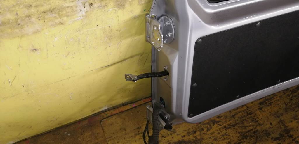 PAJERO MINI H58A ДВЕРЬ 5-Я Mitsubishi Pajero Mini 4