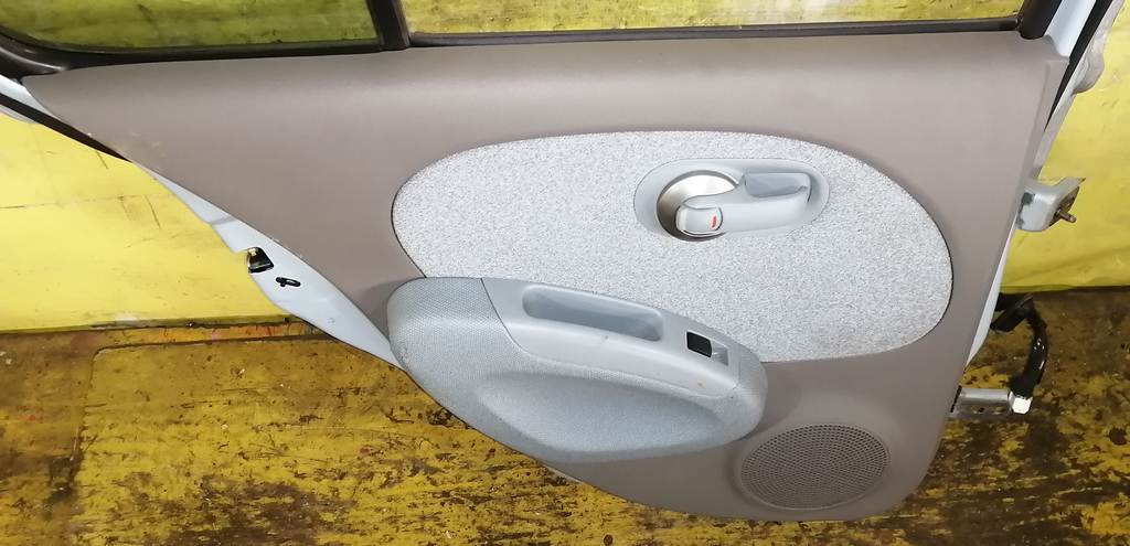 MARCH AK12 ДВЕРЬ ЗАДНЯЯ ЛЕВАЯ Nissan March 4