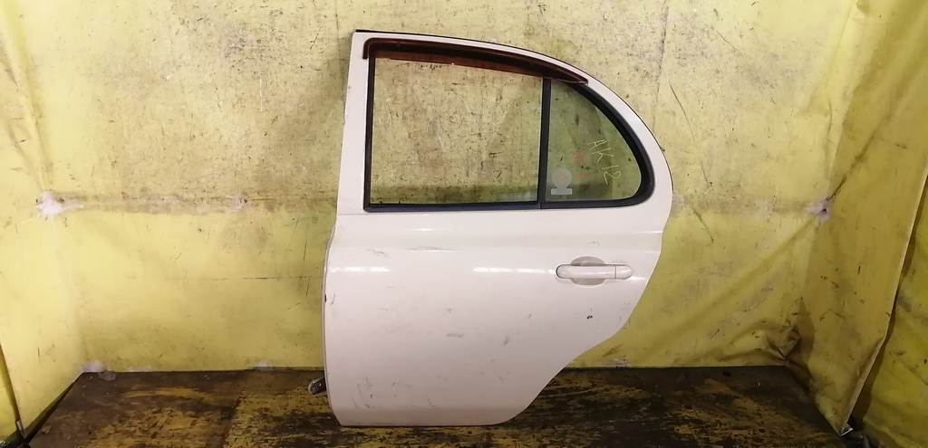 дверь Nissan March 0