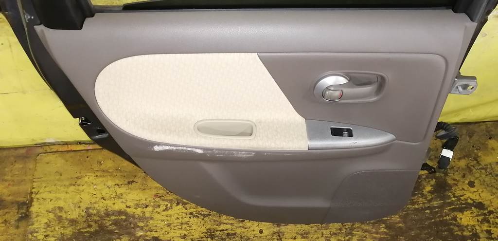 NOTE E11 ДВЕРЬ ЗАДНЯЯ ЛЕВАЯ Nissan Note 4