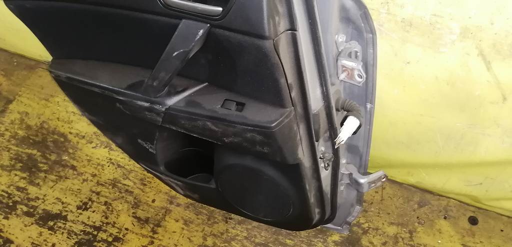 дверь Mazda Axela 6