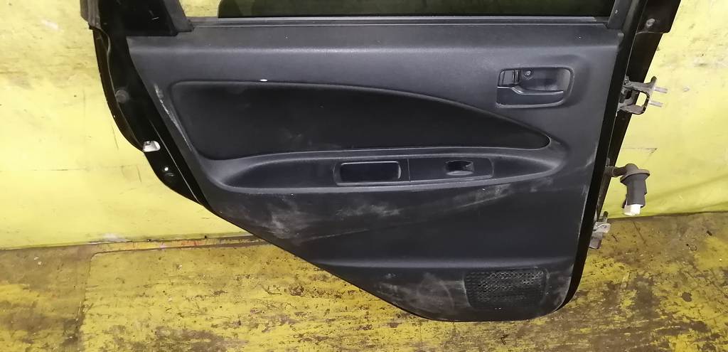 дверь Mitsubishi Colt 6