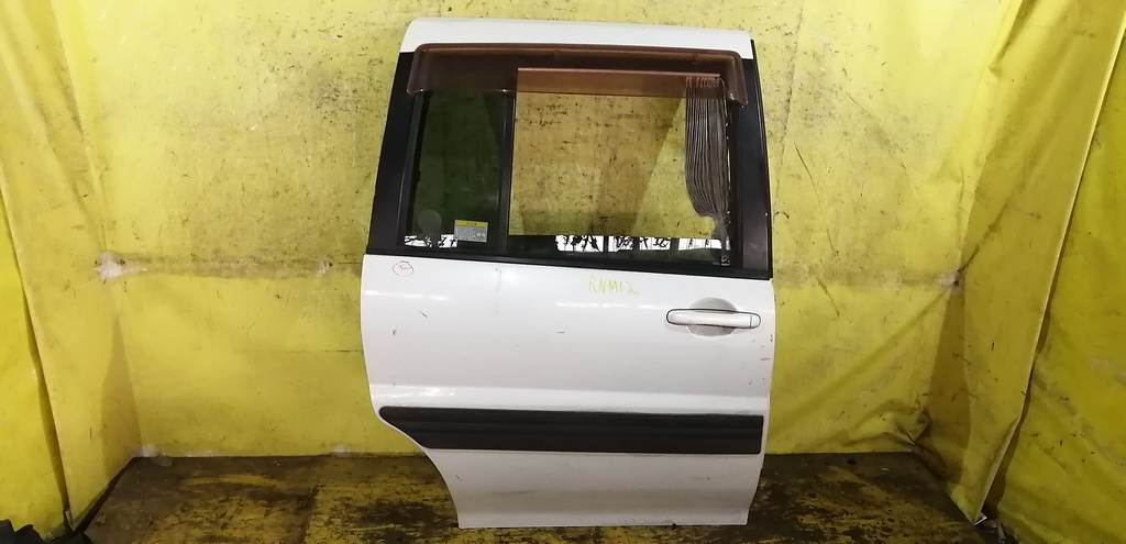 дверь Nissan Liberty 0