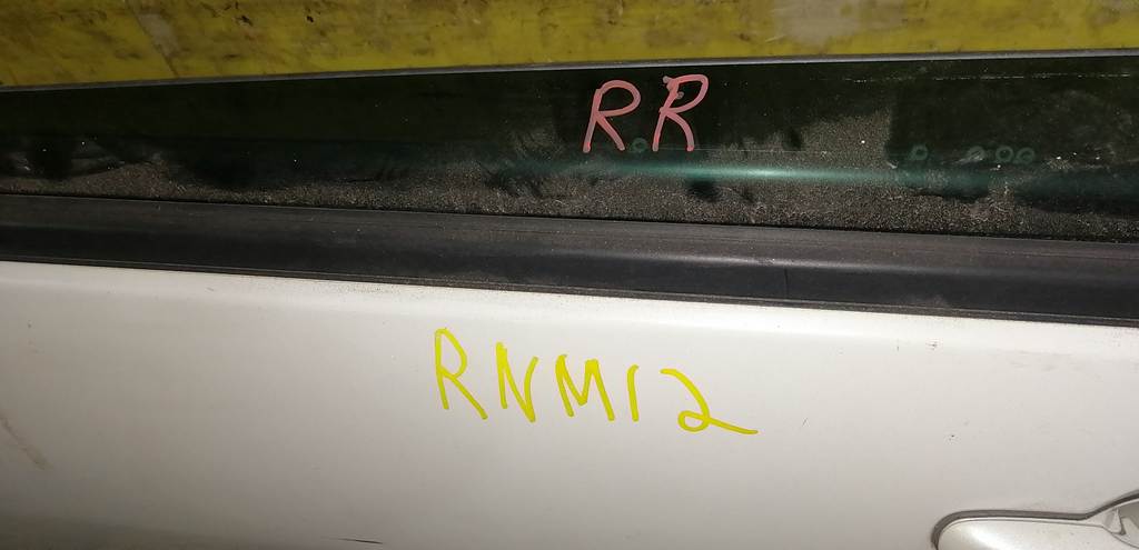 LIBERTY RNM12 ДВЕРЬ ЗАДНЯЯ ПРАВАЯ Nissan Liberty 1