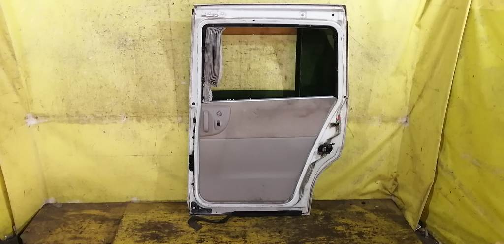 LIBERTY RNM12 ДВЕРЬ ЗАДНЯЯ ПРАВАЯ Nissan Liberty 4