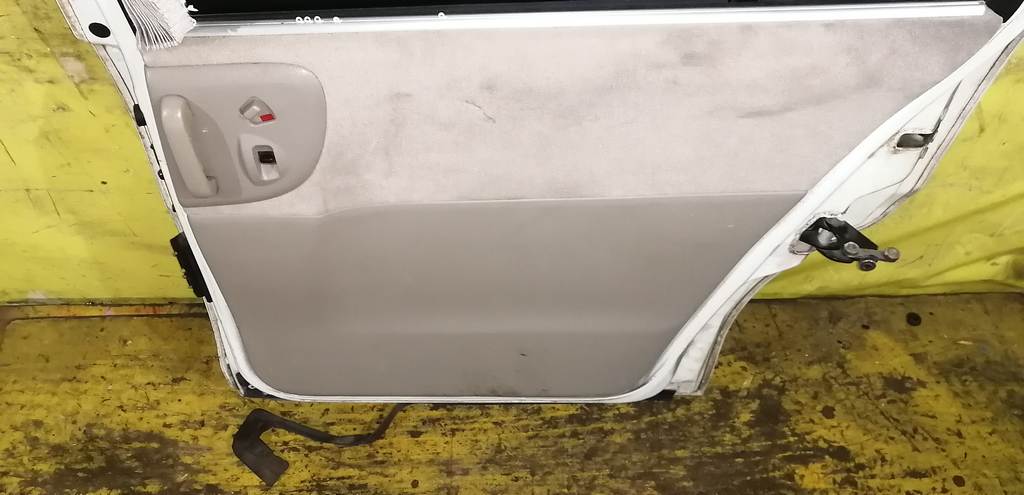 Кузов Nissan Liberty 5