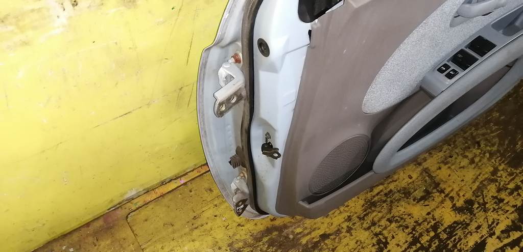 MARCH AK12 ДВЕРЬ ПЕРЕДНЯЯ ПРАВАЯ Nissan March 4