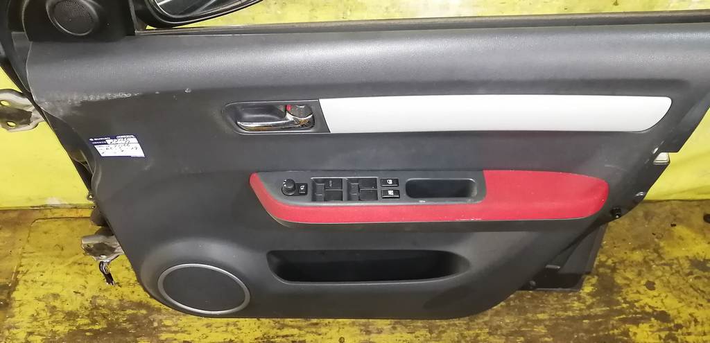 дверь Suzuki Swift 6