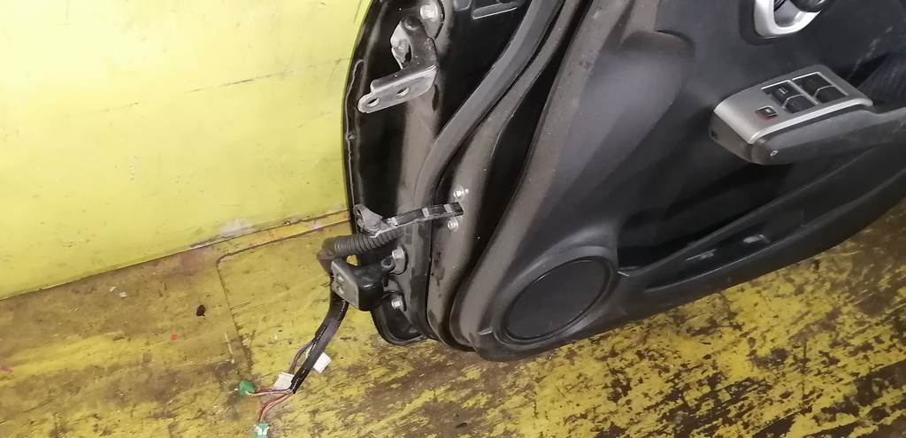 FIT GE6 ДВЕРЬ ПЕРЕДНЯЯ ПРАВАЯ Honda Fit 7