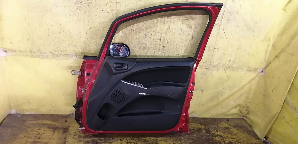 дверь Mitsubishi Colt 3