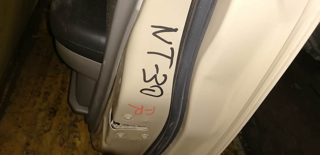 X-TRAIL NT30 ДВЕРЬ ПЕРЕДНЯЯ ПРАВАЯ Nissan X-Trail 1