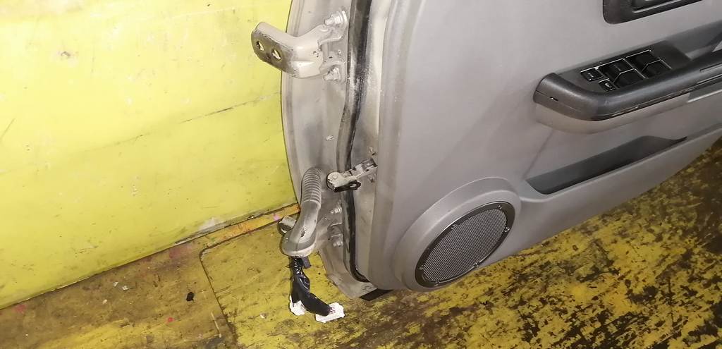 X-TRAIL NT30 ДВЕРЬ ПЕРЕДНЯЯ ПРАВАЯ Nissan X-Trail 4