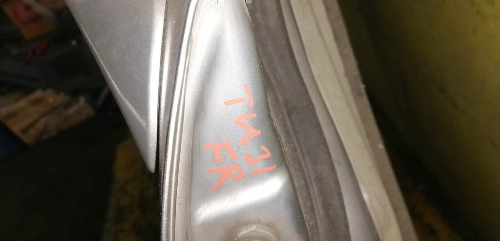 PRESAGE TU31 ДВЕРЬ ПЕРЕДНЯЯ ПРАВАЯ Nissan Presage 1