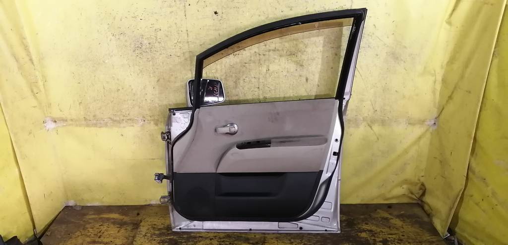 дверь Nissan Presage 3