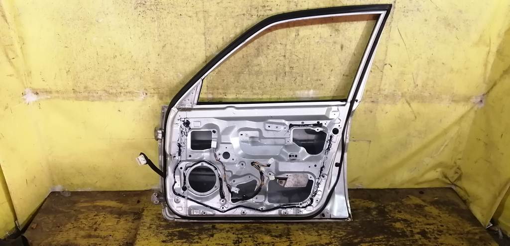 дверь Mazda Demio 3