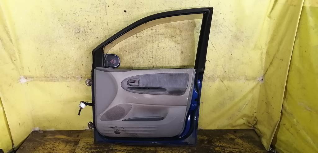 дверь Mazda MPV 3