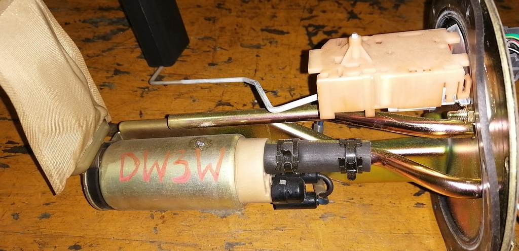 DEMIO DW3W БЕНЗОНАСОС Mazda Demio 1