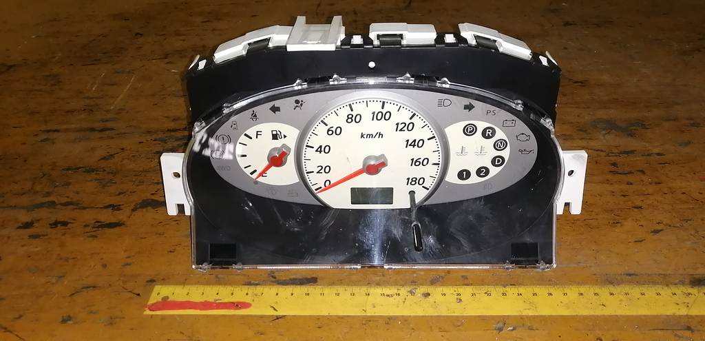 щиток приборов Nissan March 0